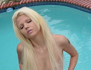 AMEX_Satine_BikiniHotTubStrip_PICS